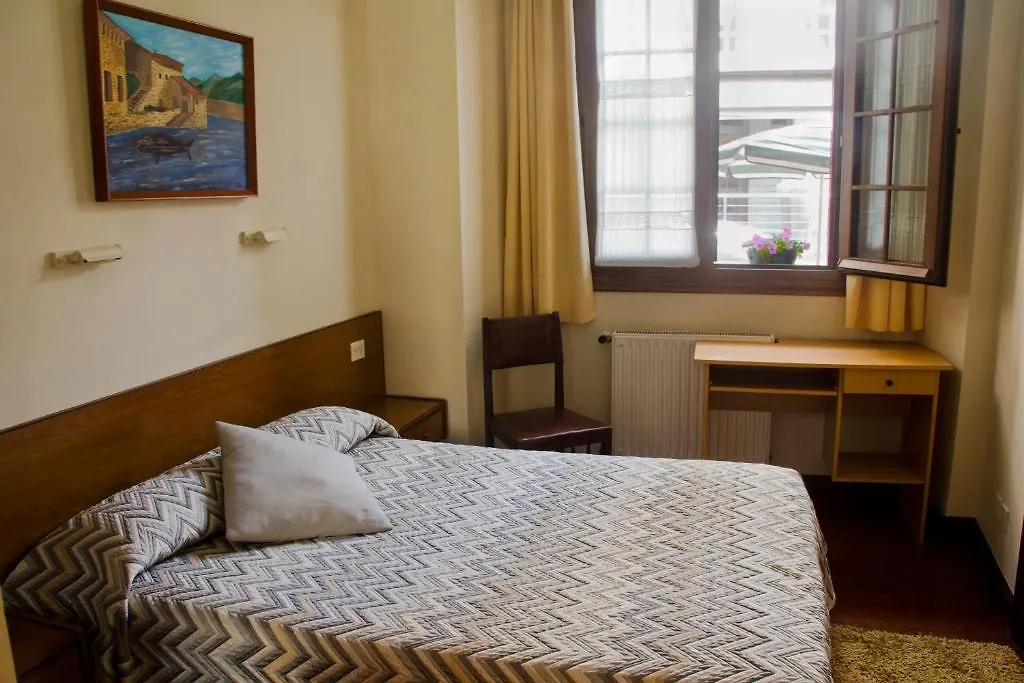 Pension Getariano 2*, Getaria